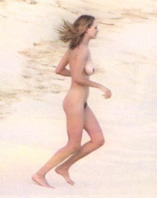 Uma thurman nude paparazzi shots
 #75445501