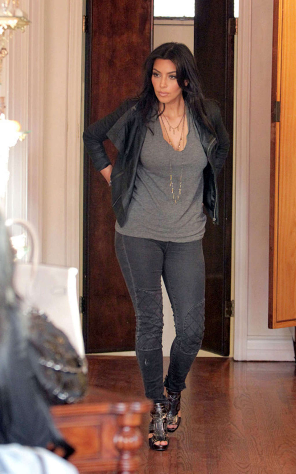 Kim Kardashian showing her fucking sexy ass in jeans on street #75356453