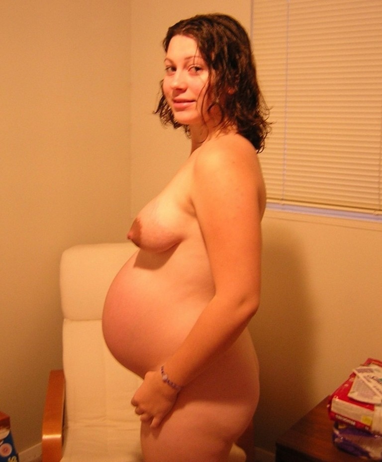 Fotos von schwangeren Nackten
 #67698972