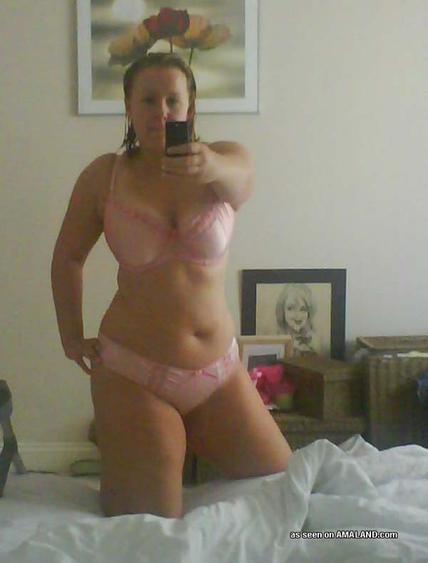 Amigas gordas reales mostrando su desnudez
 #71844343