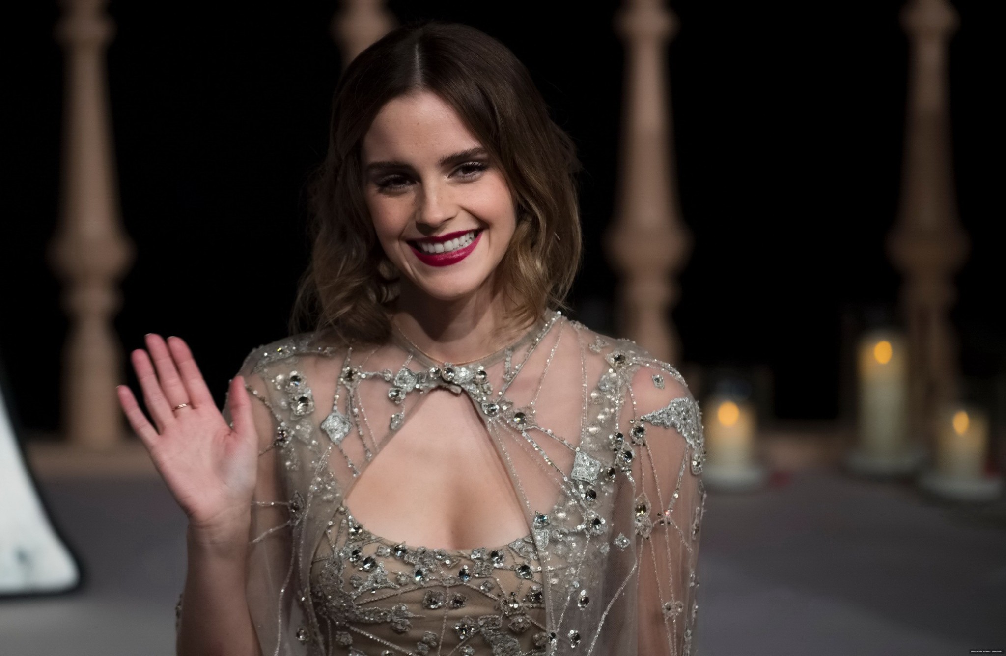 Emma watson tetona con un vestido de encaje escotado
 #75140332