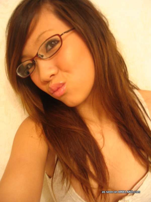 Asiatische Süße beim Camwhoring und sieht umwerfend aus
 #71540614