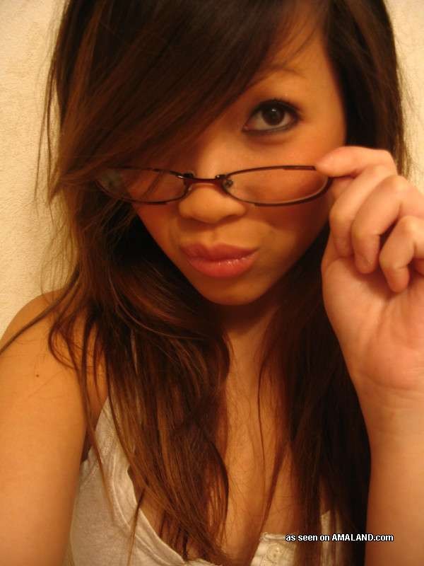 Asiatische Süße beim Camwhoring und sieht umwerfend aus
 #71540650
