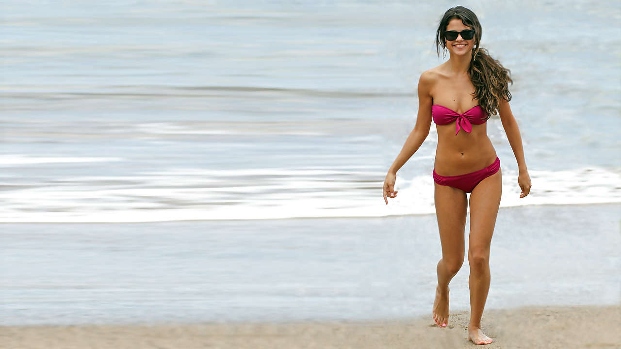Selena Gomez exposing sexy body and hot ass in bikini #75234706