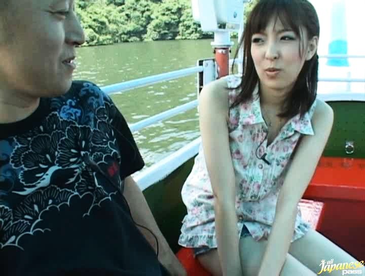 Kinky jap Mädchen gefickt in der Öffentlichkeit
 #69794292