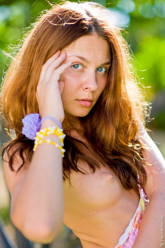 Striptease a la luz del día
 #67945638