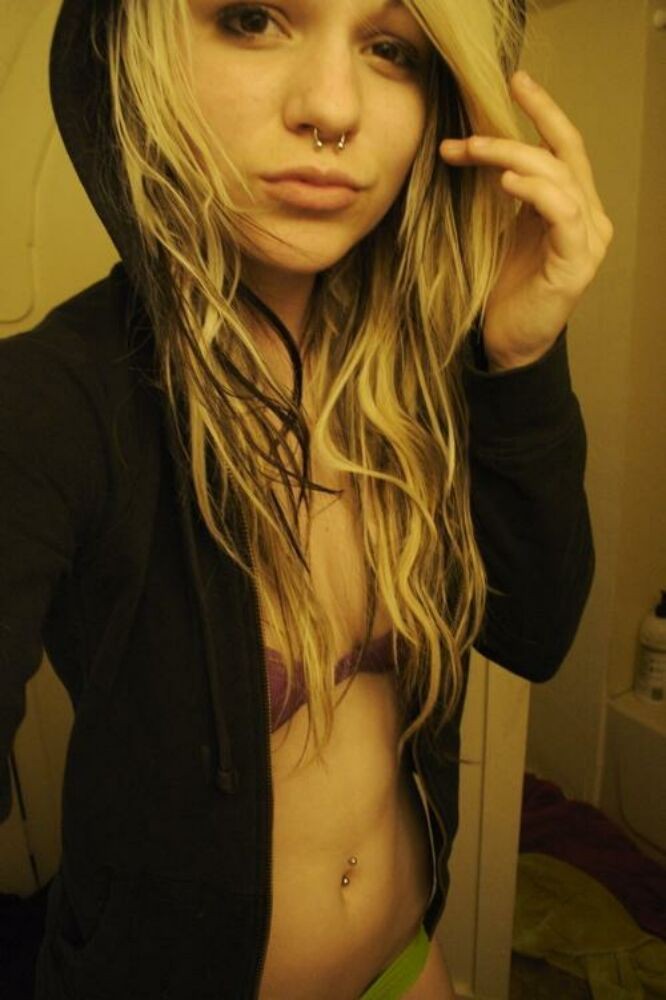 Emo gfs posing and selfshot gallery 18 #67951226