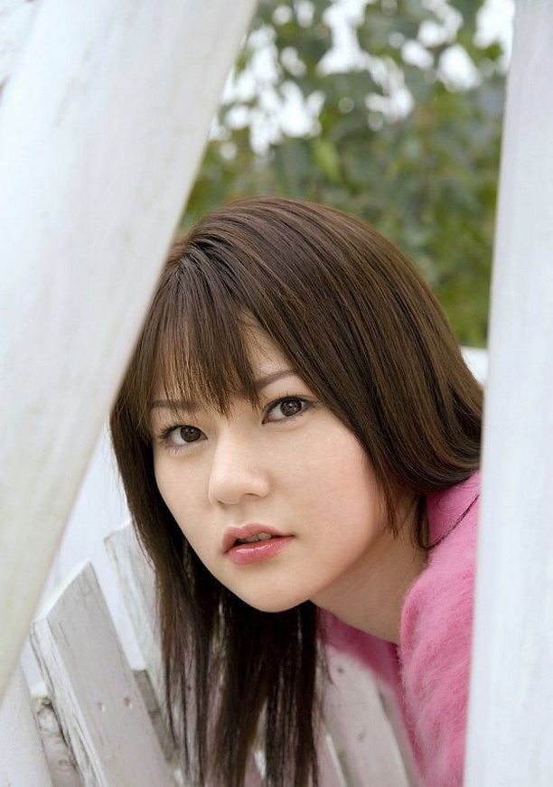 Asian idol Rira Himesaki poses outdoors shows body #69777655