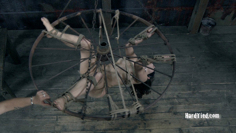 残酷な猟奇的セックス
 #69084937