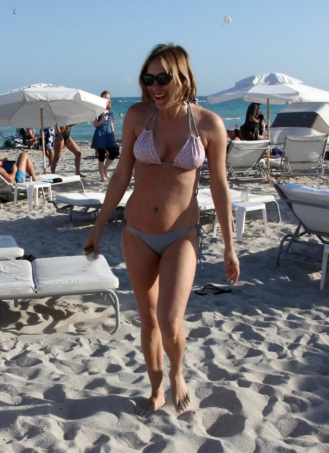 Chloe sevigny exhibant son corps en bikini sur la plage de miami
 #75321866
