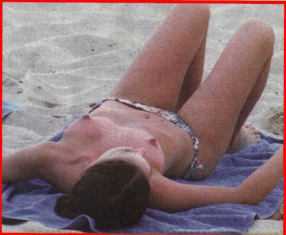 Natalie Portman exposed naughty boobs on the beach #75370740