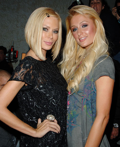 Paris Hilton sieht in Netzstrümpfen sexy aus Paparazzi-Bilder
 #75437485