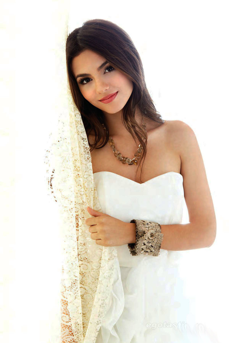 Victoria justice
 #75240419