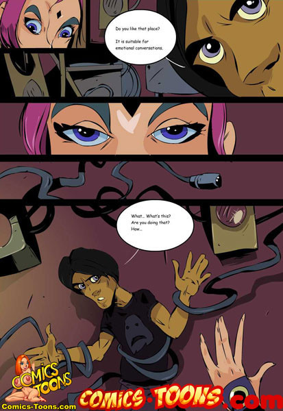 Cuervo gótico tornillo compasión tipo gótico en una discoteca
 #69636979