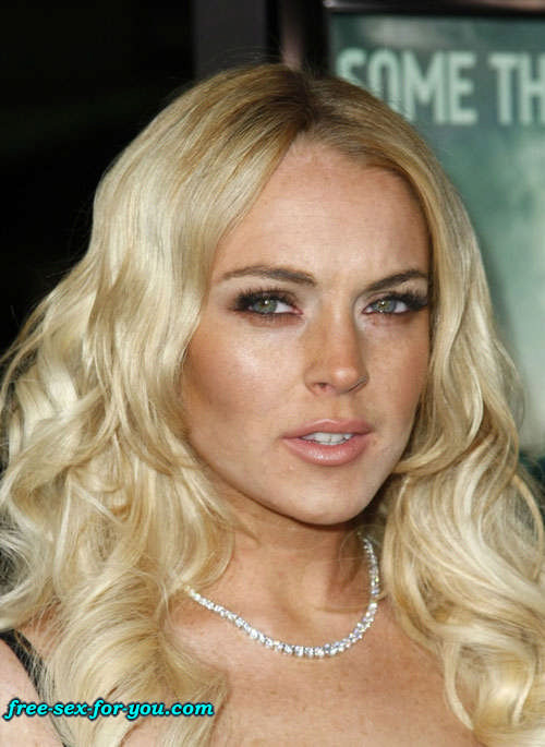 Lindsay Lohan upskirt and nipple slip paparazzi pictures #75424929