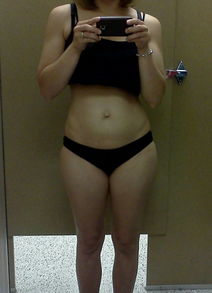 写真を撮るためにポーズをとるセクシーな妻たち ギャラリー11
 #67713936