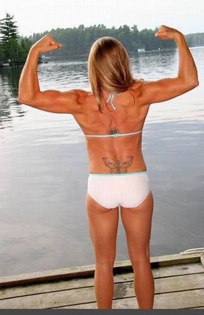 Weibliche Bodybuilder in Pose und in Aktion
 #76492015