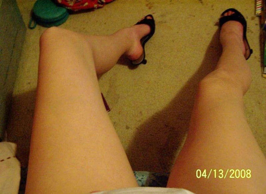 Bilder von einem Mädchen von nebenan, das ihre Titten zeigt
 #75720296