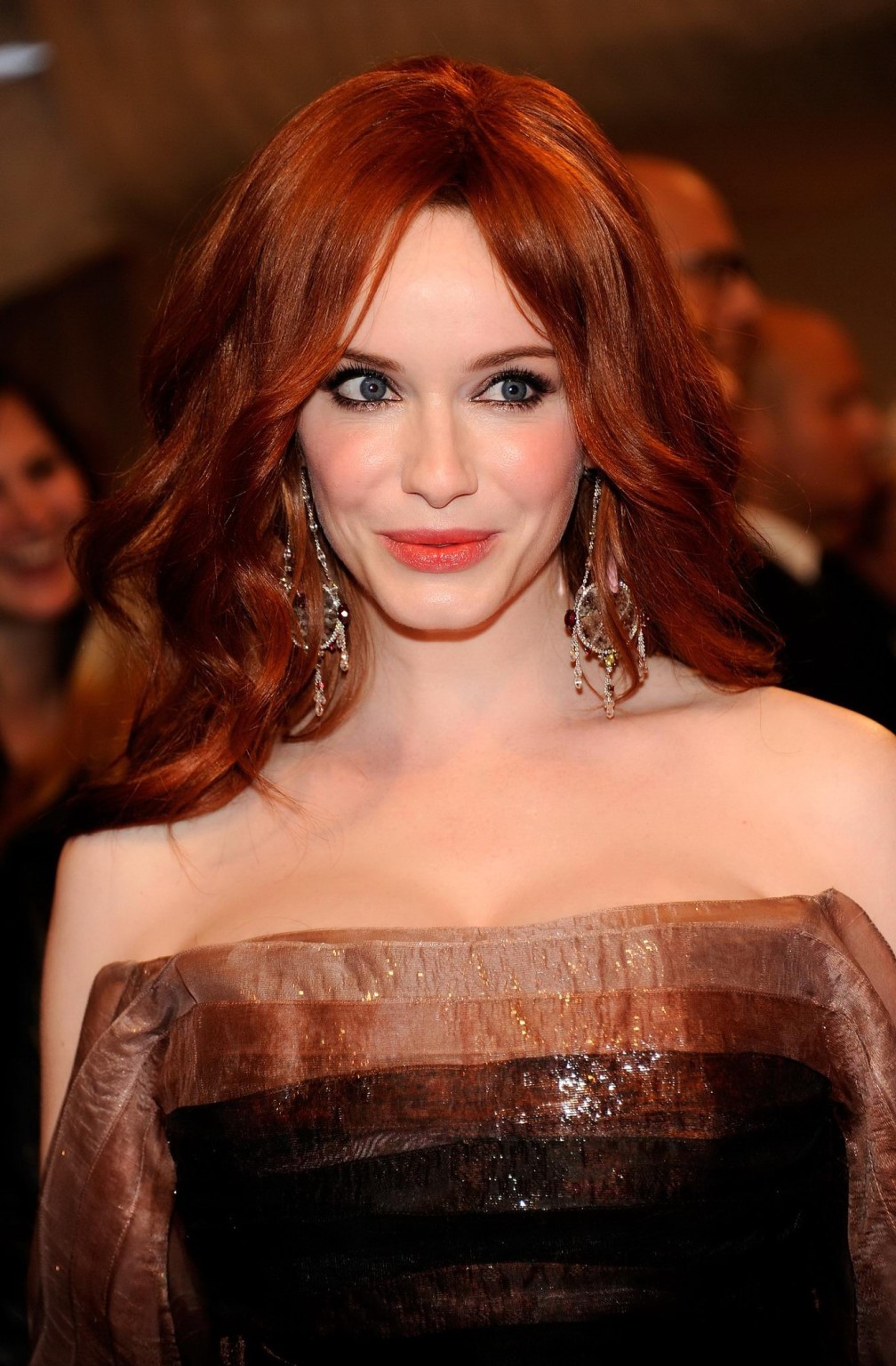 Christina Hendricks Busty Wearing Low Cut Dress At The Benefit Gala In