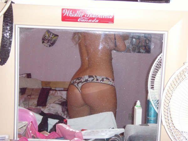 Nena caliente en lencería se autofotografía desnuda y mostrando su impresionante cuerpo
 #71629308