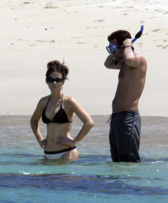 Kate Beckinsale caught in bikini snorkeling #75380001