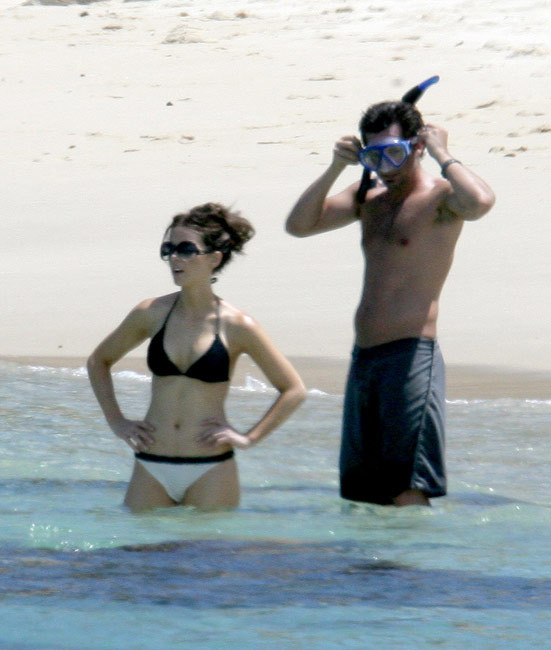 Kate Beckinsale caught in bikini snorkeling #75380006