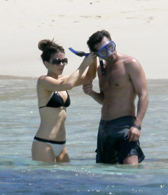 Kate Beckinsale caught in bikini snorkeling #75380008