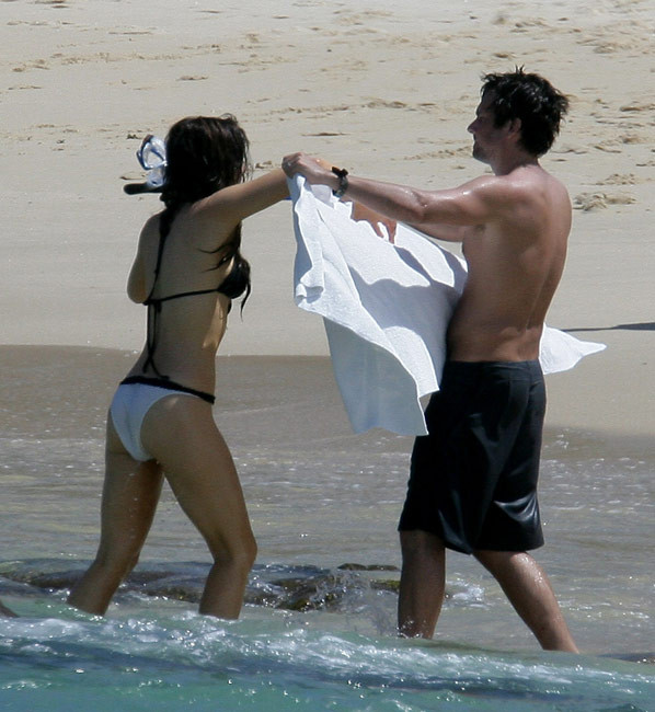 Kate Beckinsale caught in bikini snorkeling #75380010