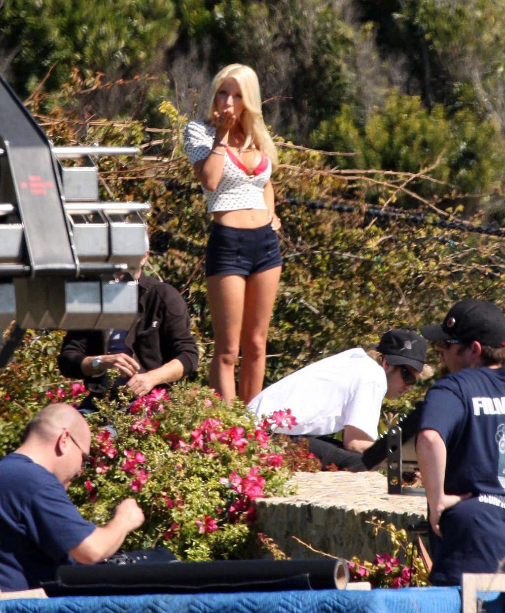 Heidi Montag upskirt and very leggy in skirt paparazzi shoots #75355728