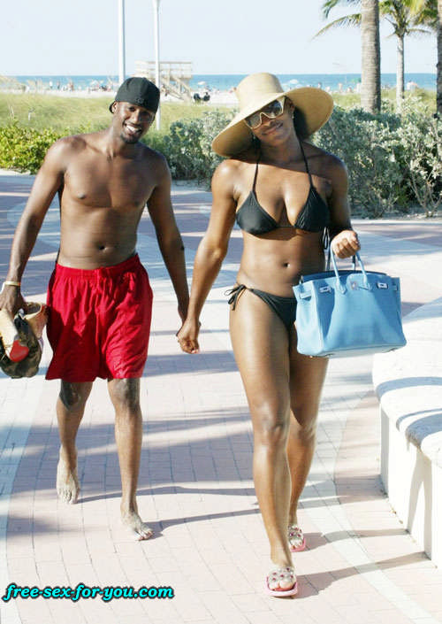 Serena Williams in black bikini on beach with her boyfriend #75433437