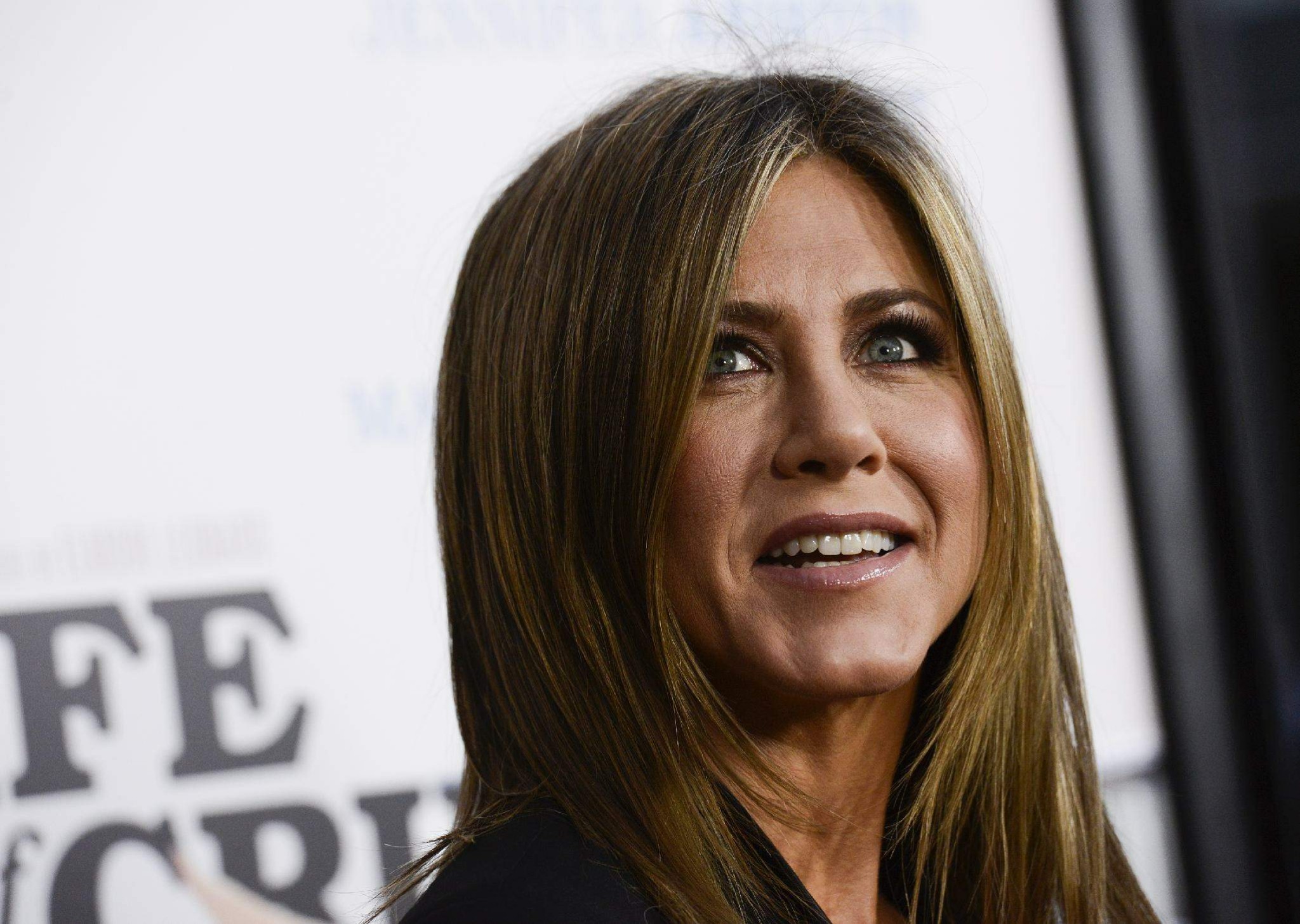 Jennifer aniston schwanger und dekolletiert bei der life of crime premiere im arclight c
 #75186944