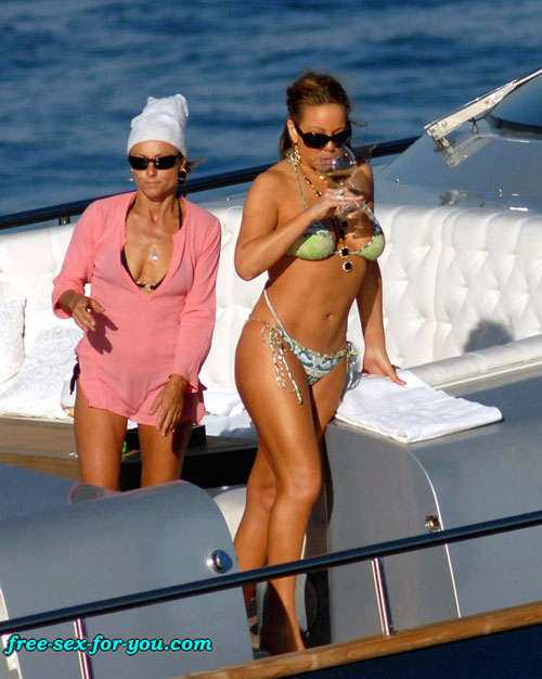 Mariah Carey posing in skimpy bikini on yacht paprazzi pix #75432165