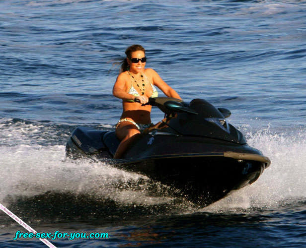 Mariah Carey posing in skimpy bikini on yacht paprazzi pix #75432229