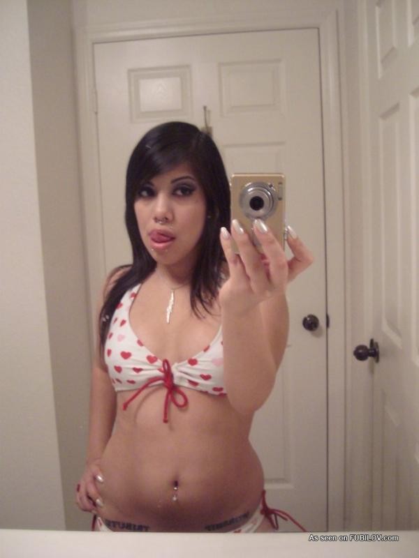 GF showing her tits and cunt while camwhoring #68059562