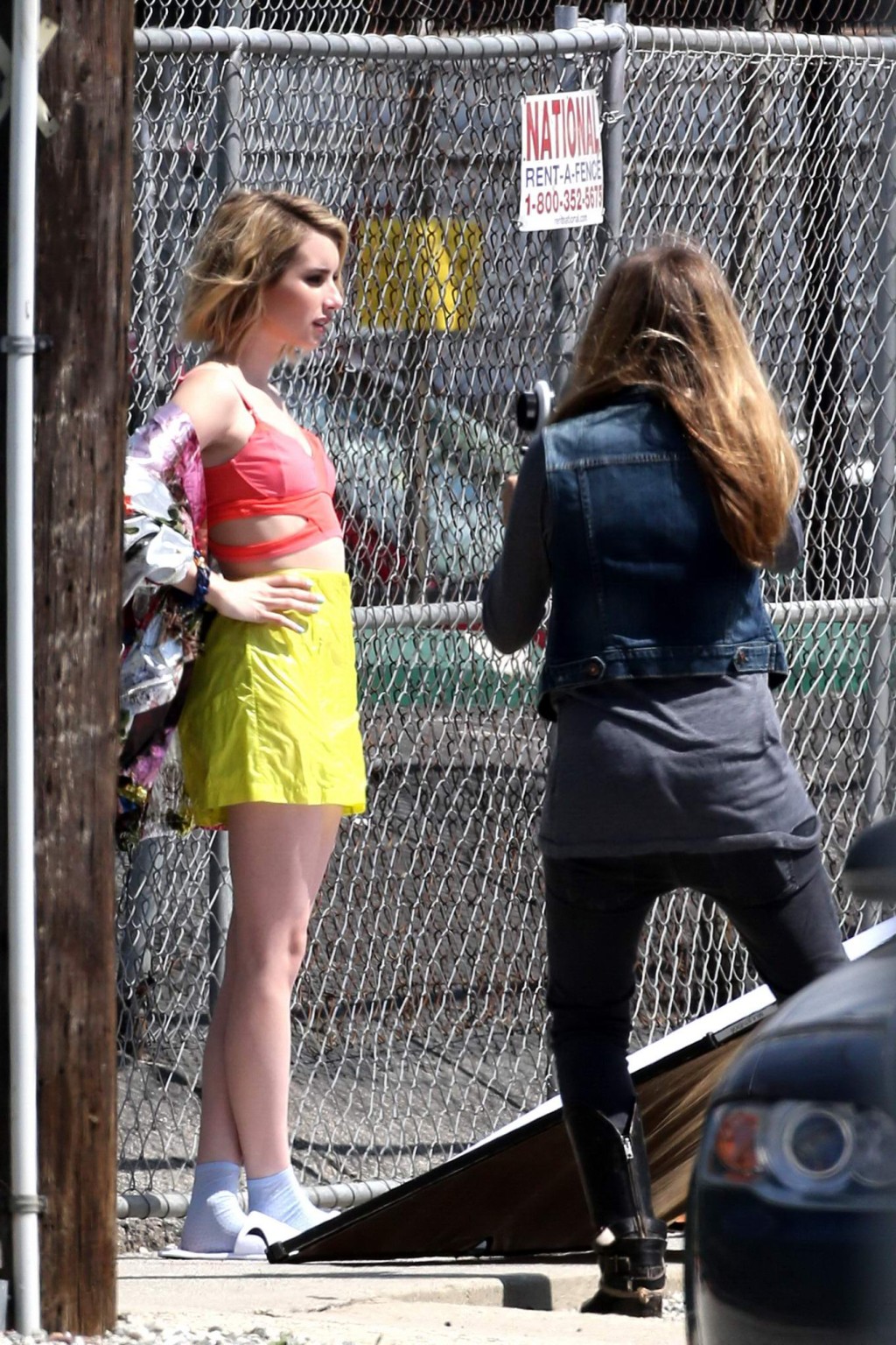 Emma roberts in sommerlich bunten sexy Outfits beim Fotoshooting für elle canada
 #75200973