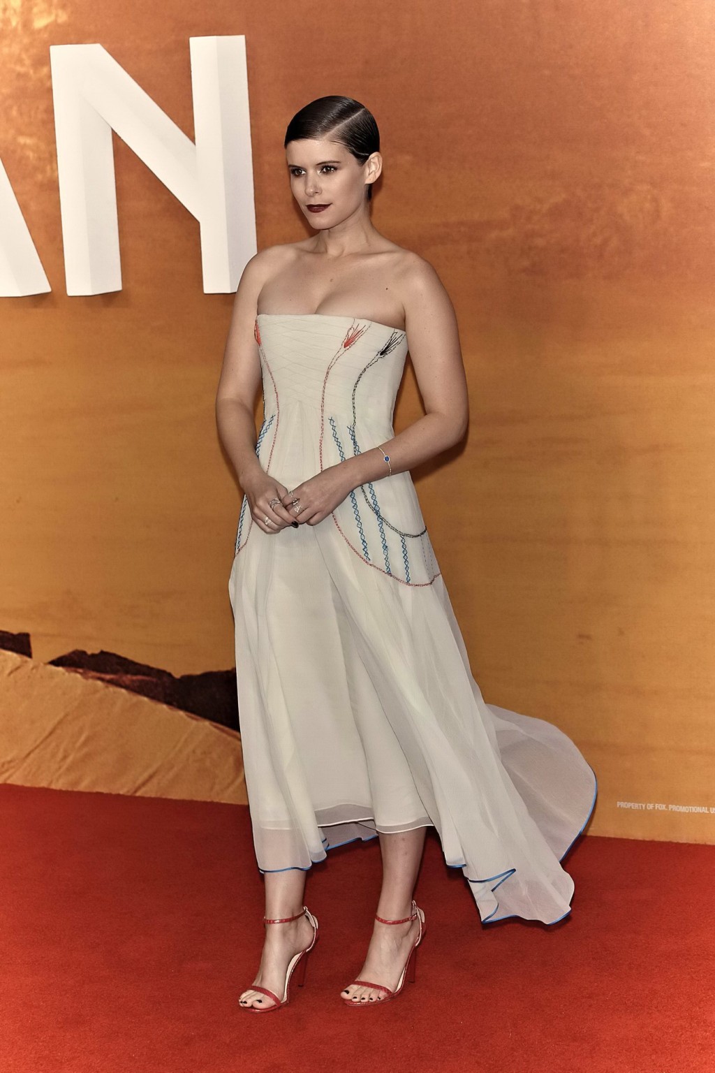Kate Mara busty wearing white strapless maxi dress #75152184
