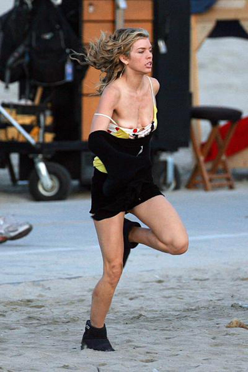 Annalynne mccord slipping a nipple while running
 #75311605