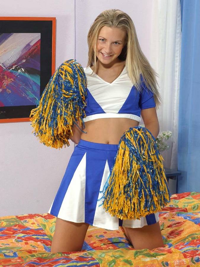 Teen cheerleader fingering pussy to get orgasm #70498486