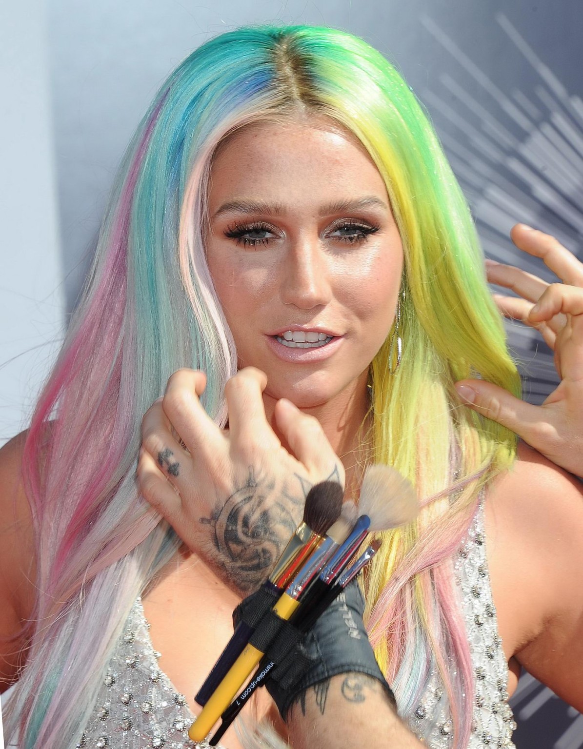 Kesha showing huge cleavage at the 2014 MTV Video Music Awards in Inglewood #75186895