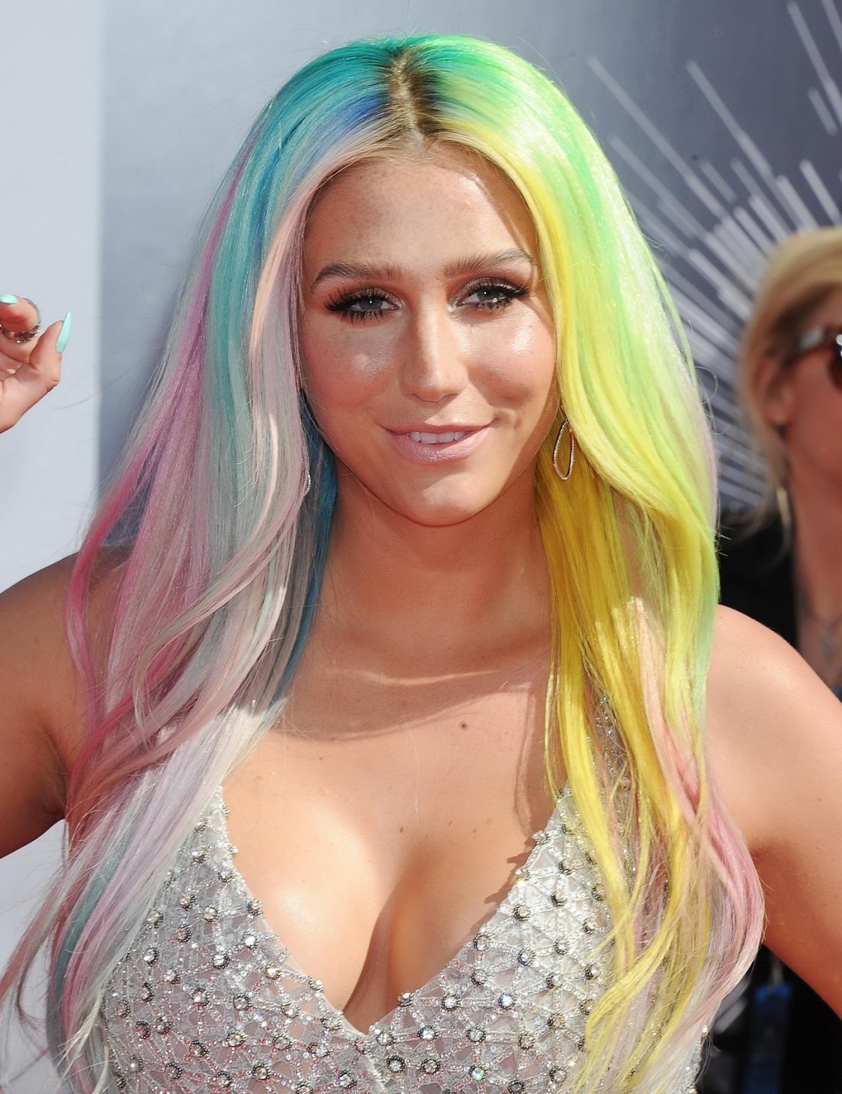 Kesha montrant un énorme décolleté aux 2014 mtv video music awards à inglewood
 #75186899