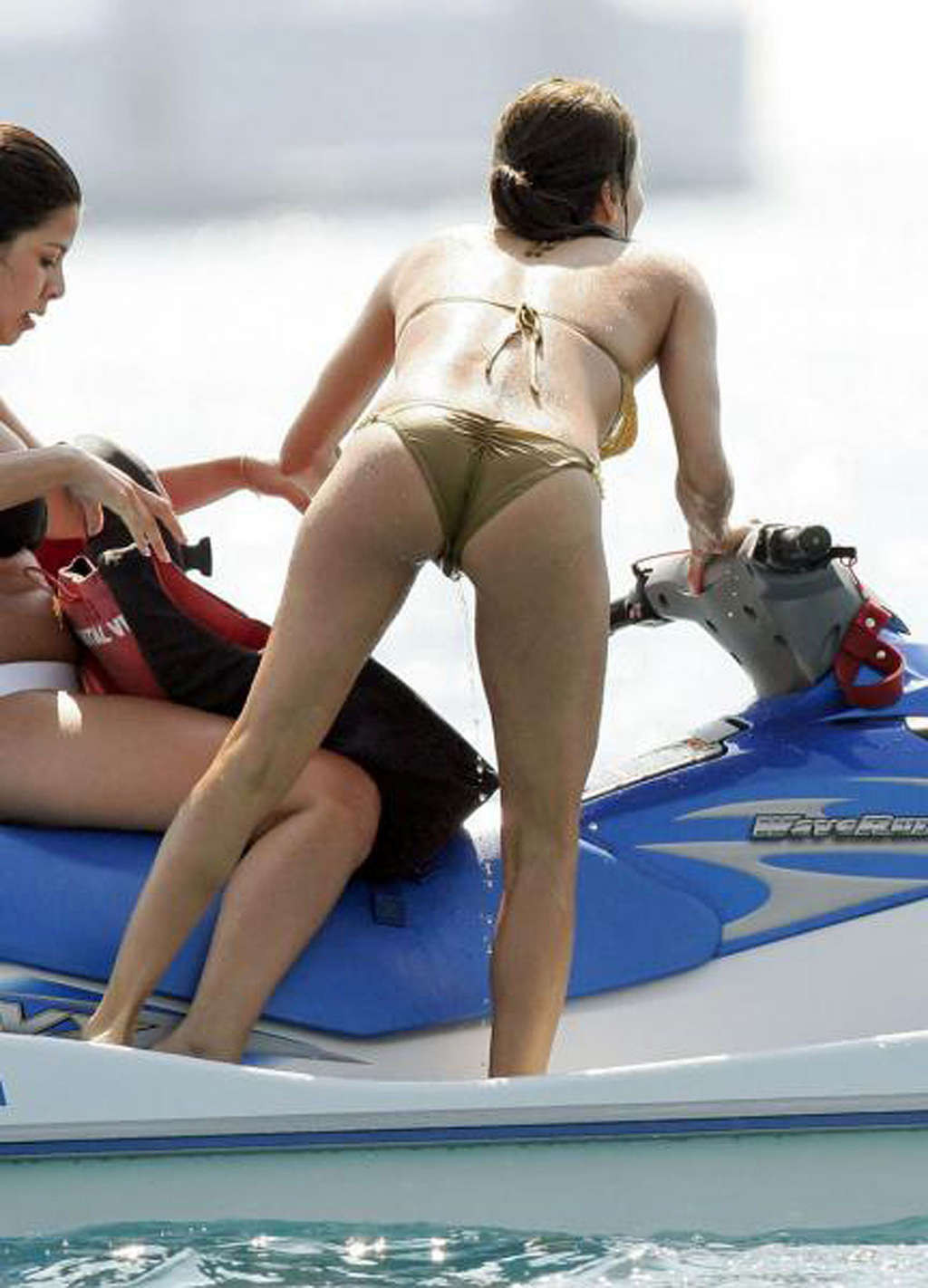 Eva Longoria in posa e mostrando il suo culo sexy e bel corpo
 #75367593