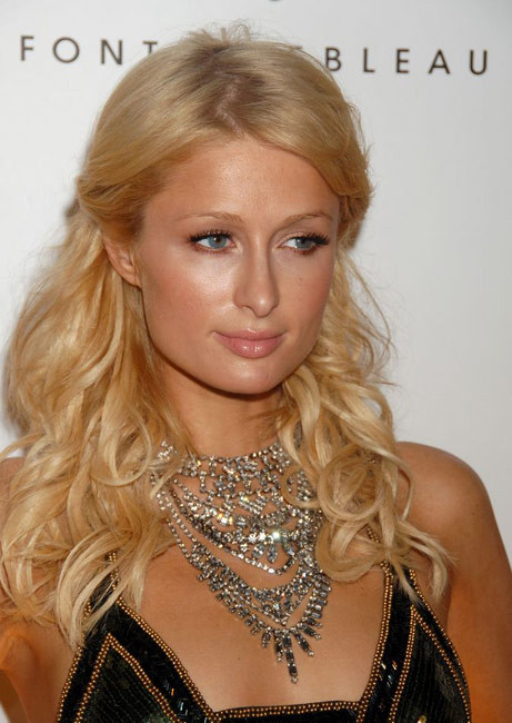 Celebrity babe Paris Hilton amazing ass in upskirt pictures #75404407