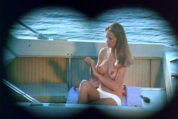 Angel tompkins exponiendo sus bonitas tetas grandes y su culo en unas tapas de película desnuda
 #75384362