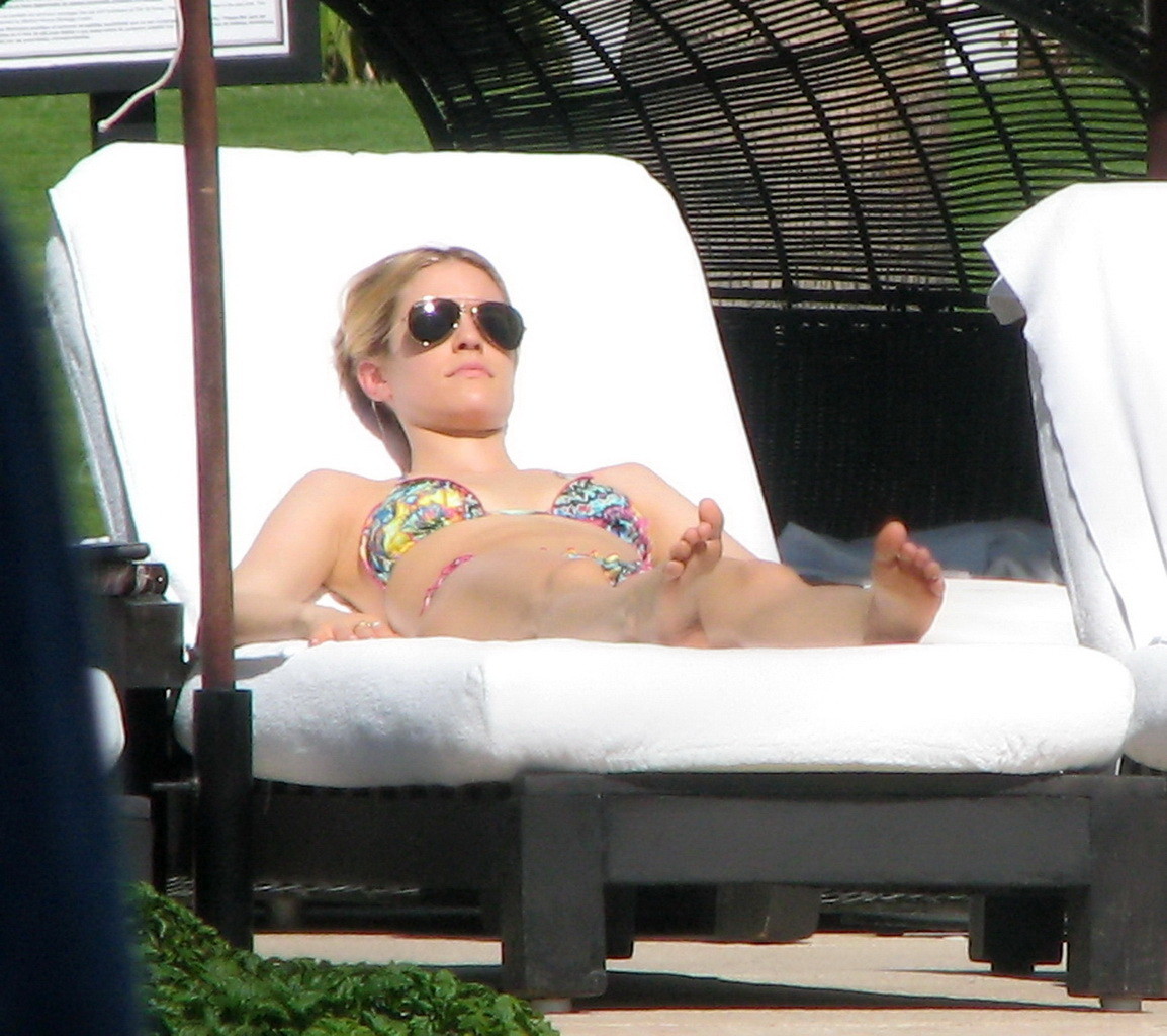 Kristin Cavallari showing off her ass in bikini poolside in Mexico #75235723