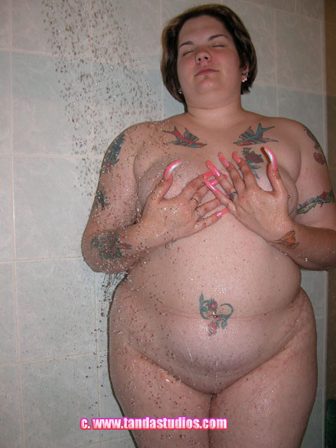 太った刺青の女
 #75583278