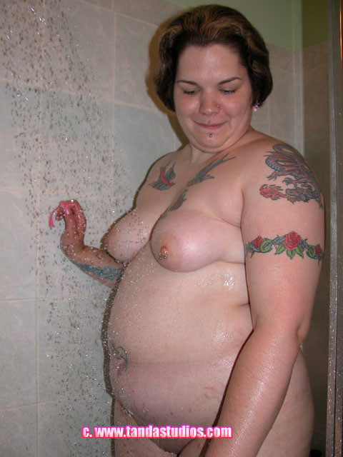 太った刺青の女
 #75583418