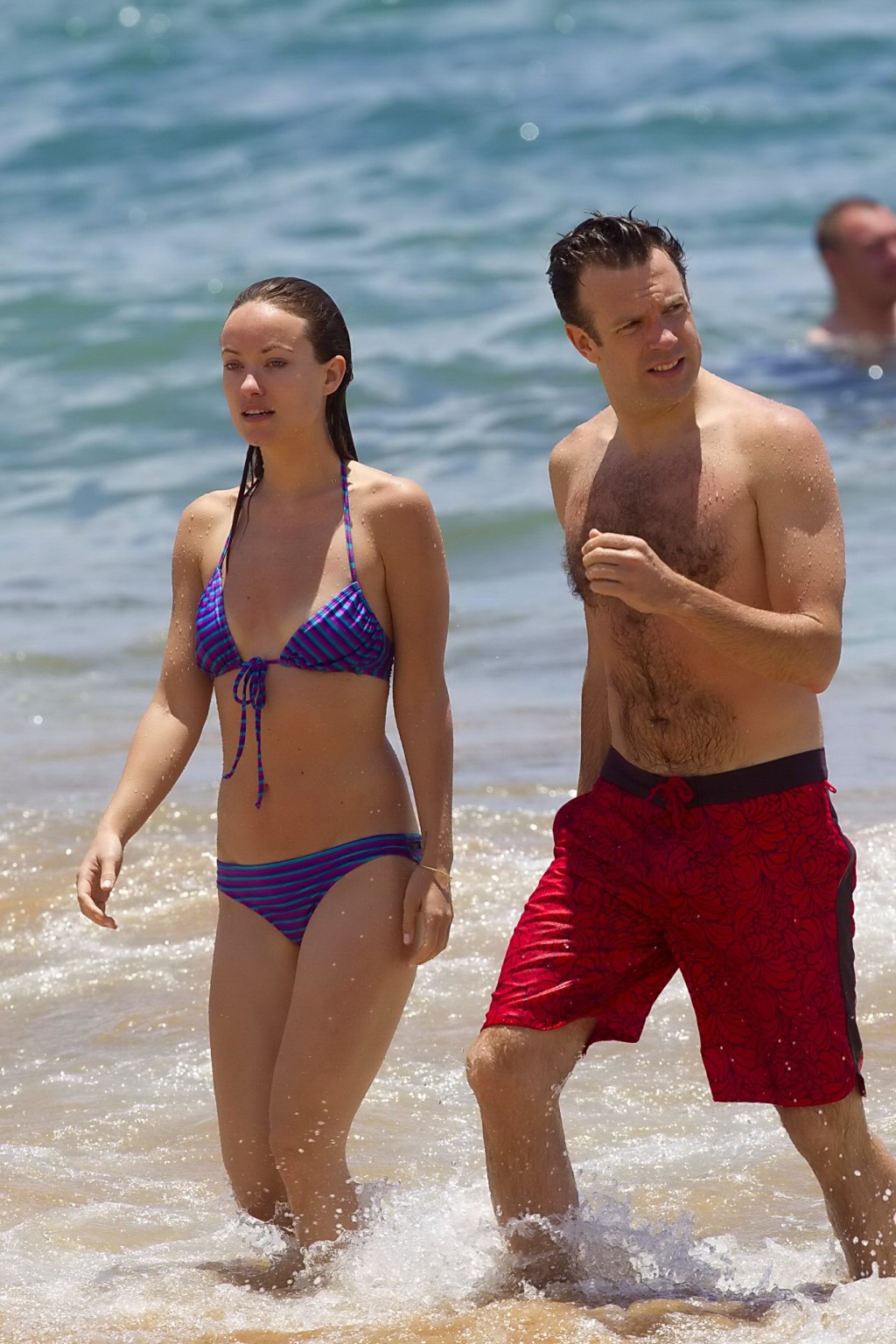 Olivia wilde trägt winzigen nassen lila Bikini am Strand in Hawaii
 #75231057