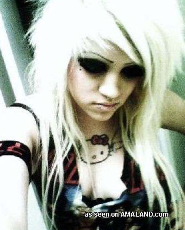 Picture set of sexy camwhoring emo babes #75710920