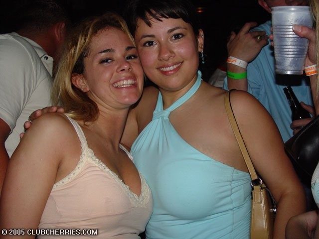 Universitarias cachondas pierden todo el control en un bar público
 #78100875
