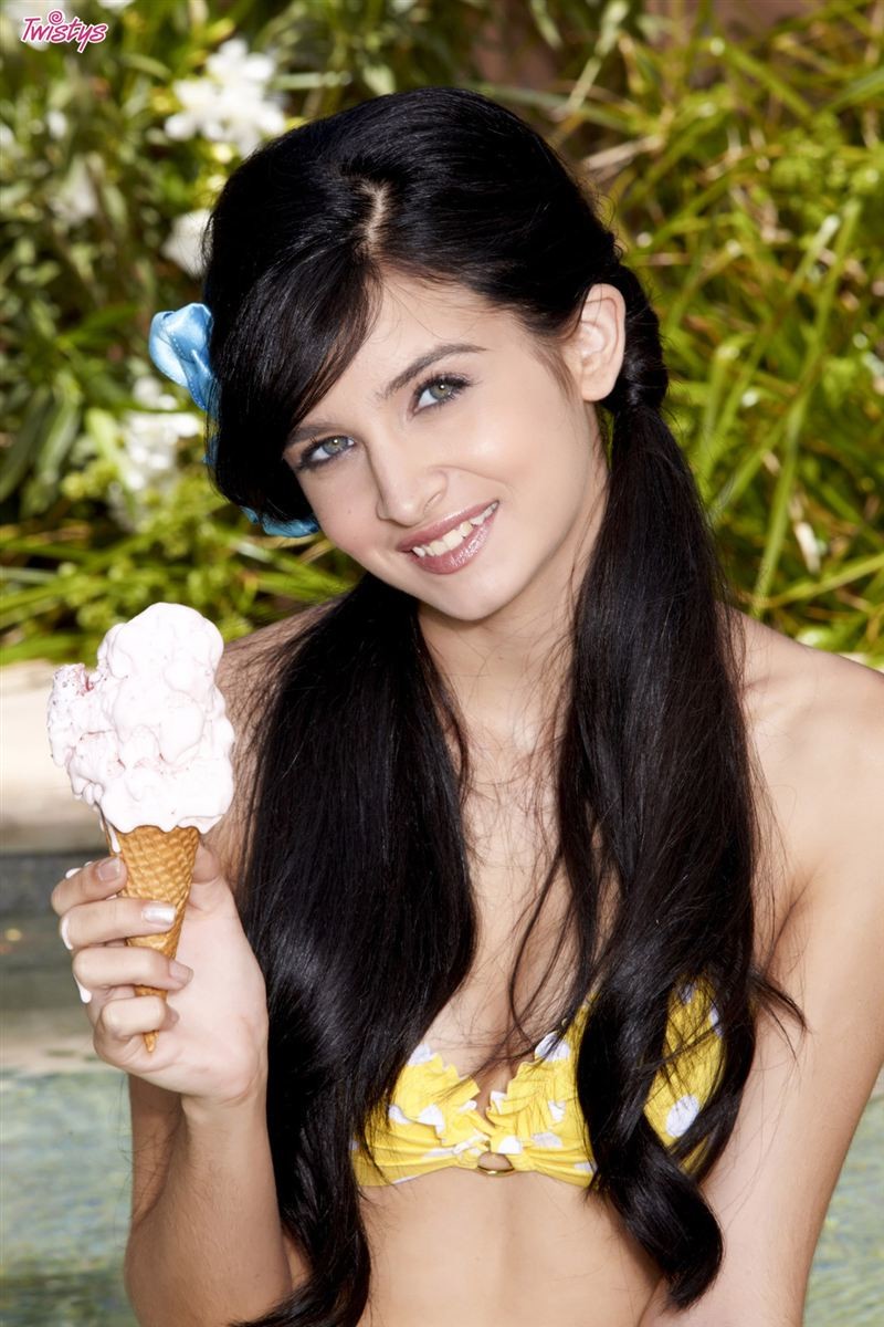 Zoey Kush eats ice cream by the pool and strips naked #74747386